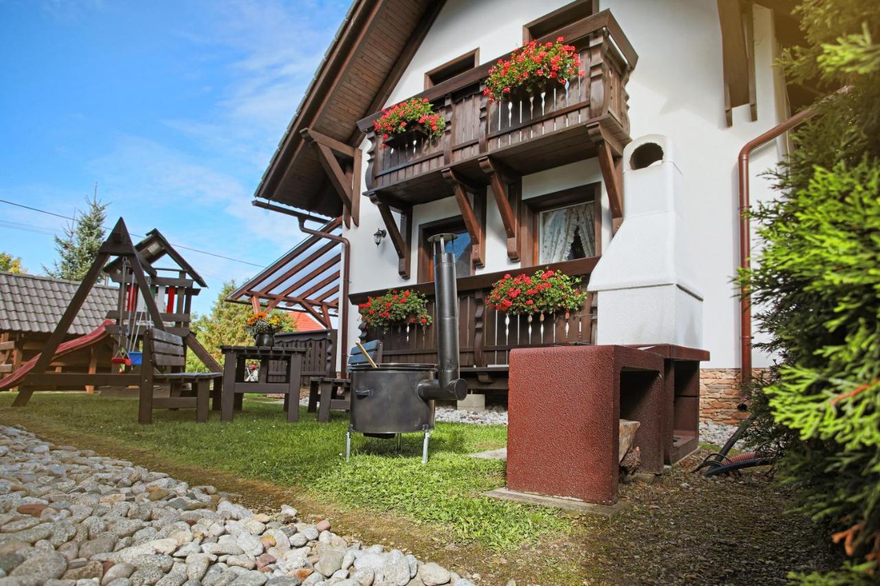 Apartmany Pod Chopkom Pavcina Lehota  Exterior photo